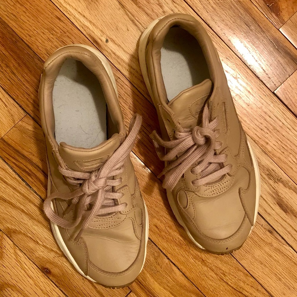 Women’s Adidas Falcon Sneakers in Tan, Size 7.5 - Picture 2 of 7